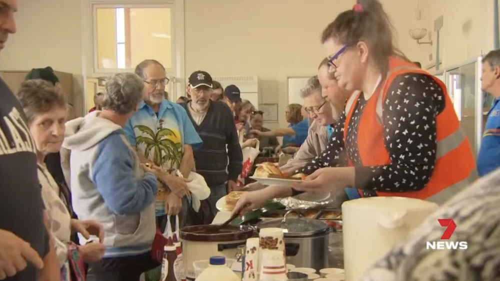 CHATS Ray of sunshine A CHATS volunteer serving a meal